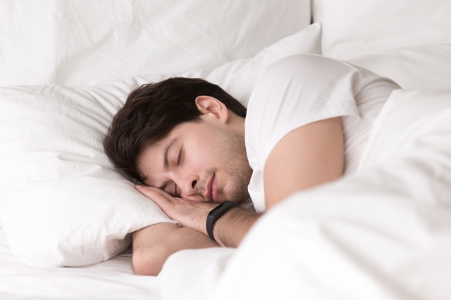 3 Manfaat Tidur Siang Bagi Kesehatan, Serta Tipsnya!